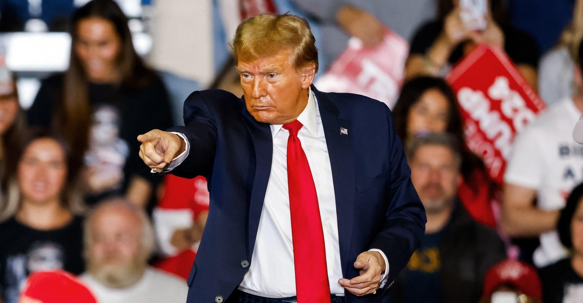 Con paquete envenenado iban a atentar contra Trump