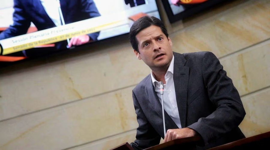 De mentirosa y negligente, calificó el Senador Mauricio Gómez Amín a la Ministra de Deportes