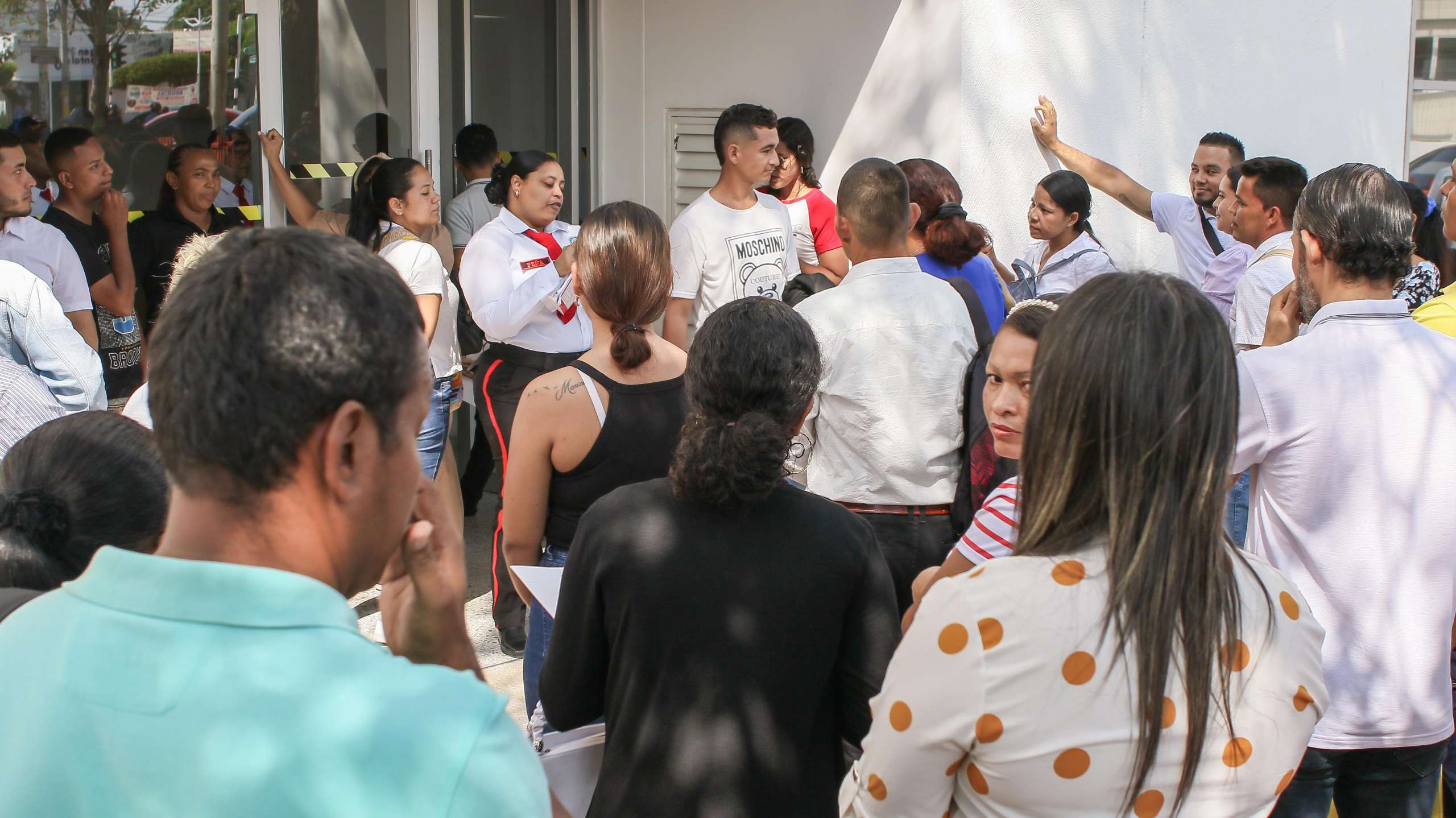 Más de 500 cesarenses se postulan para trabajar en España como recolectores de frutas