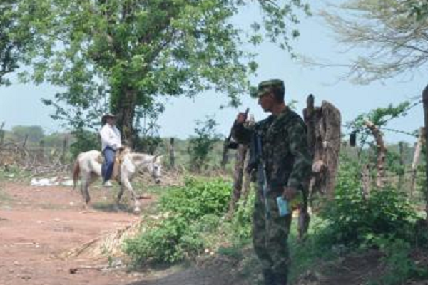 Temen que grupo armado vuelva a sembrar el terror en El Toco