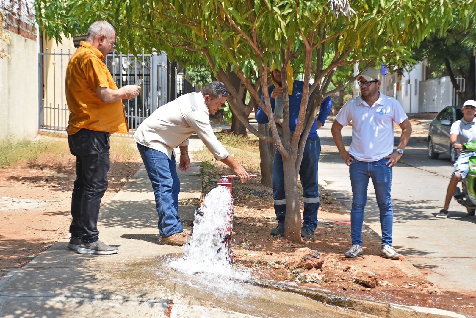 ¡Peor el remedio que la enfermedad! Trabajos que adelantó Emdupar para mejorar presión en comunas 3 y 4 terminó agudizando el problema de fata de agua