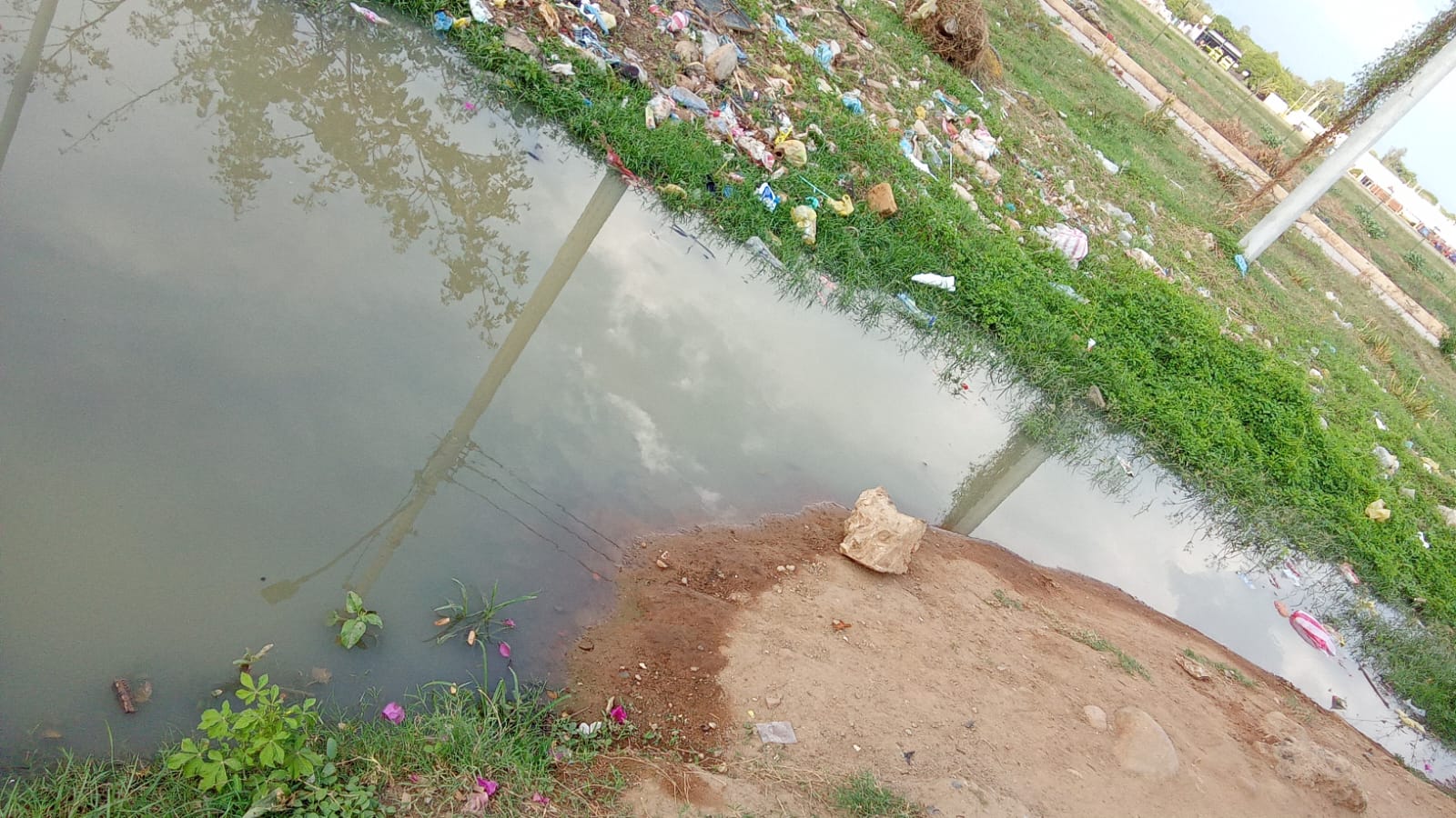 Derramamiento de aguas negras y aguas hervidas afecta a varios sectores de Valledupar