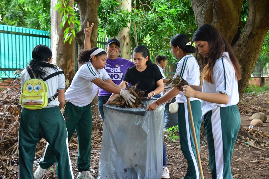 Gestora Social lidera jornada de limpieza para embellecer el Técnico La Esperanza