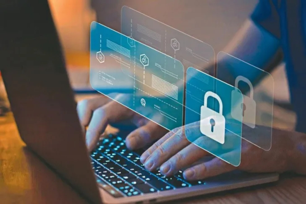 Mayor del Gaula del Ejército brinda consejos clave para protegerse de estafadores cibernéticos