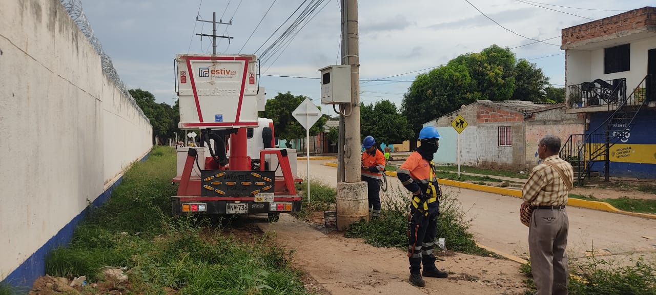 Volvió la luz al colegio Joaquín Ochoa. Después de queja ciudadana, Secretaría de Educación solventó la situación