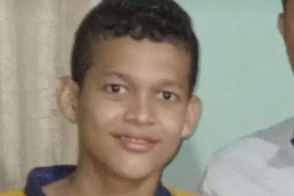 Joven de 15 años se fue de polizón en un tracto camión y varios días después no se sabe de su paradero