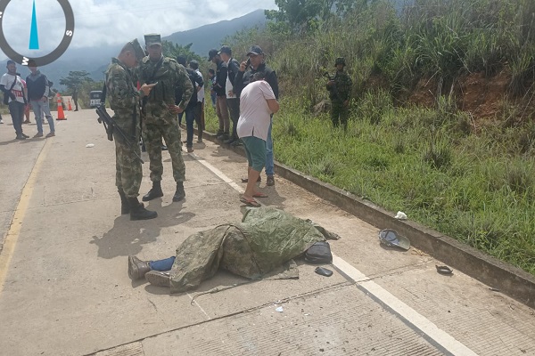 Más de ocho horas duró tirado en la carretera el cuerpo de un campesino que murió cuando conducía su motocicleta en Manaure