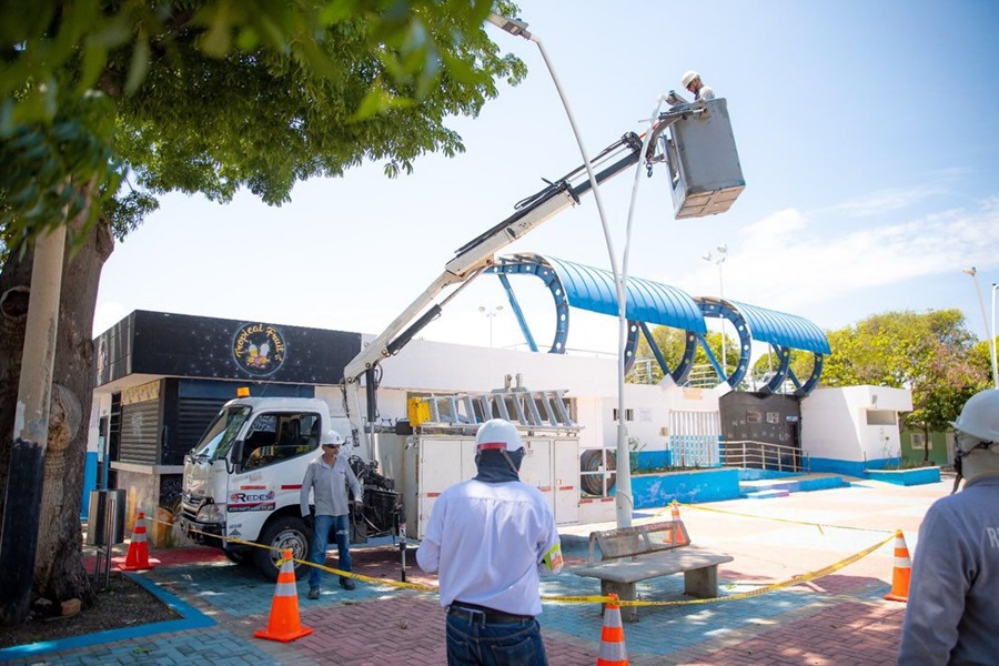 Alcalde Ernesto Orozco solicita a Afinia mantener servicio de energía en parques de Valledupar