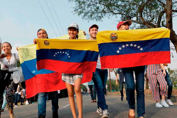 Venezolanos en Colombia esperan un cambio de gobierno, pero temen el endurecimiento de Maduro contra la oposición en el último tramo de la campaña