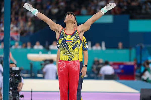 Ángel Barajas, joven prodigio colombiano, gana plata en gimnasia artística en los Juegos Olímpicos de París 2024