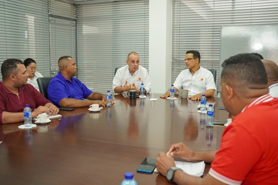 Comfacesar se reúne con líderes comunitarios y beneficiarios del proyecto de vivienda en La Jagua