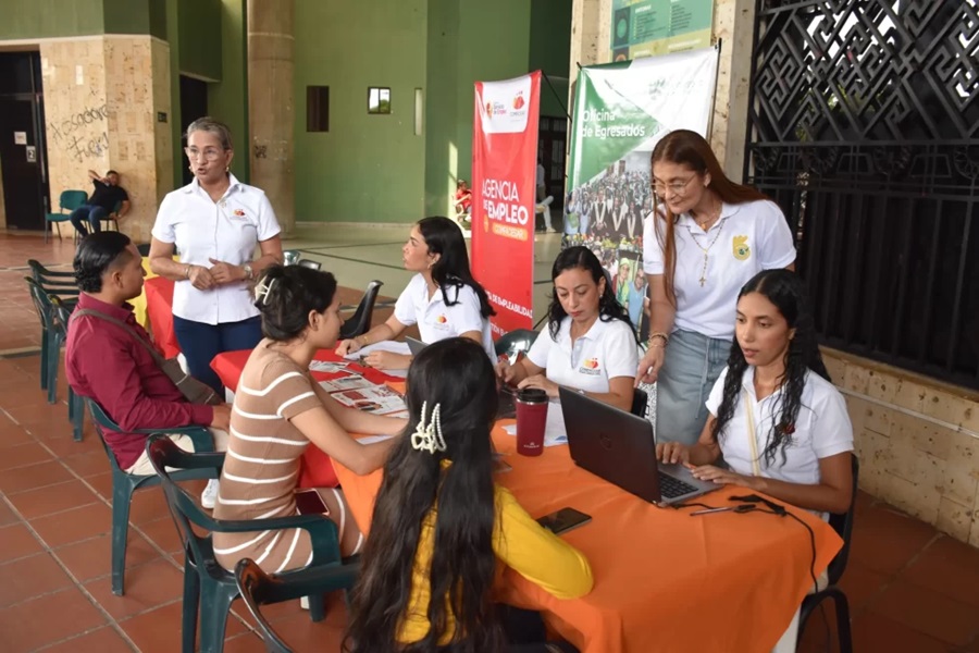 Universidad Popular del Cesar y Comfacesar realizan feria de empleabilidad para egresados