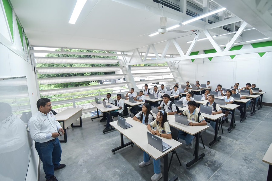 Caracolicito recibe un impulso a la educación con la inauguración de nuevo aulario por parte de la Gobernadora Elvia Milena Sanjuan