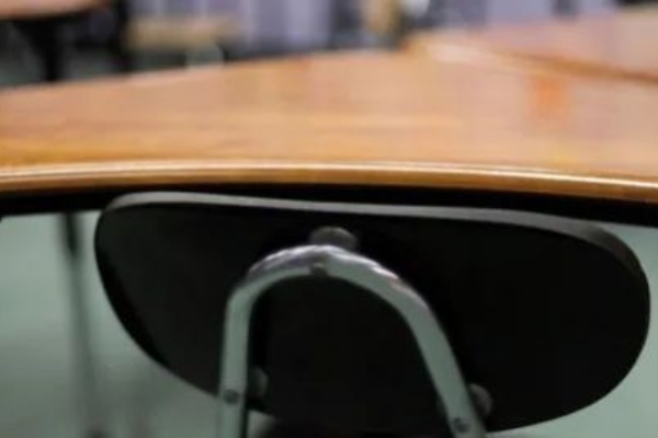 Cae ventilador de techo sobre estudiante durante pruebas Icfes en Cartagena