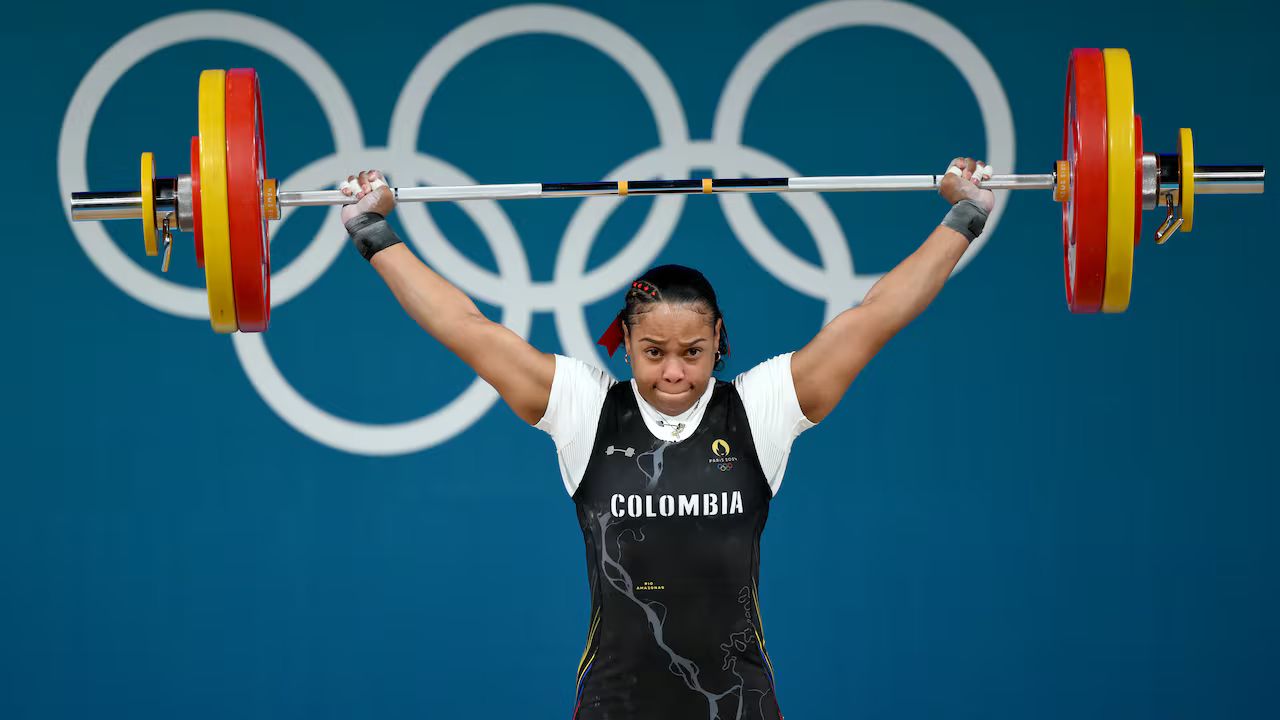 ¡Atención Colombia! Mari Leivis Sánchez Brilla en París: Plata para Colombia en Levantamiento de Pesas
