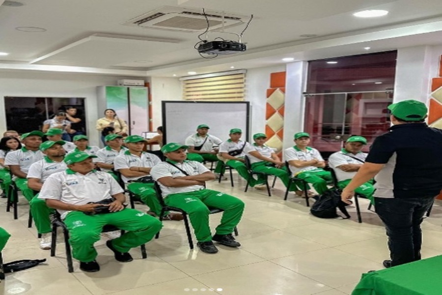 Alcaldía de Becerril presenta equipo de instructores para escuelas deportivas