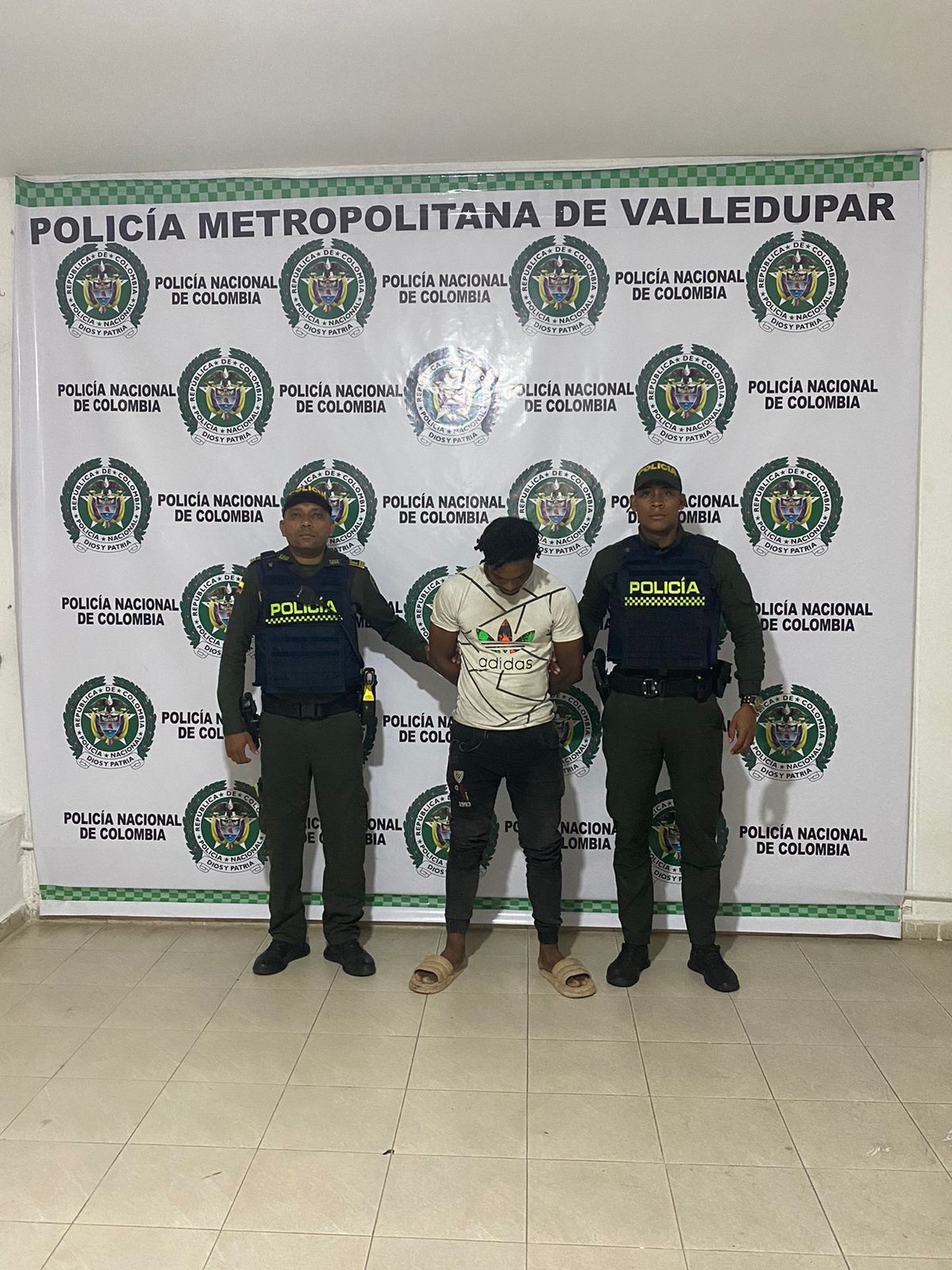 Le propinaba una golpiza a su pareja sentimental y fue capturado en el barrio La Nevada de Valledupar