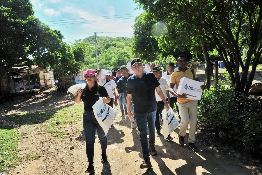 Gobernación del Cesar brinda ayuda a familias damnificadas por inundaciones en La Paz