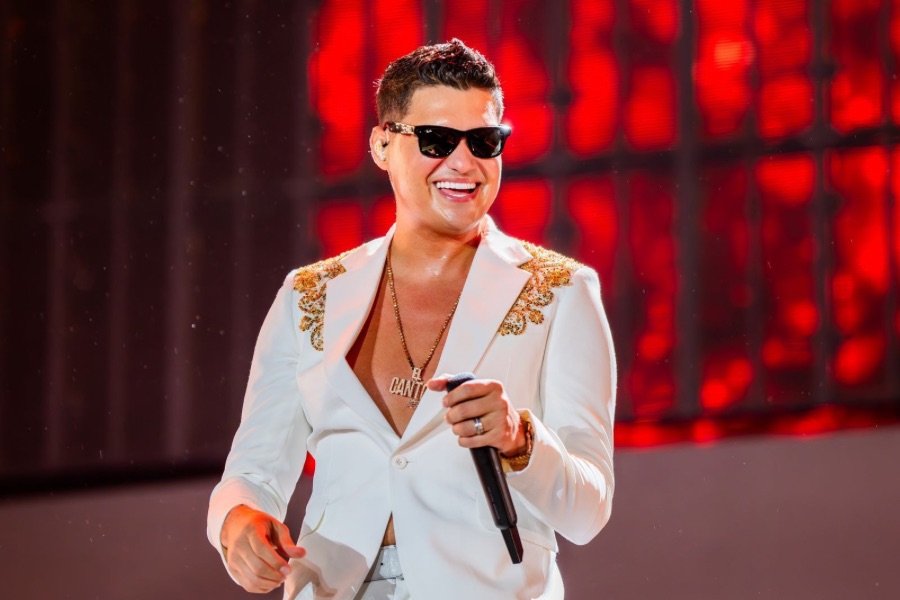 Elder Dayán deslumbra a Barranquilla con el lanzamiento de El Cantor