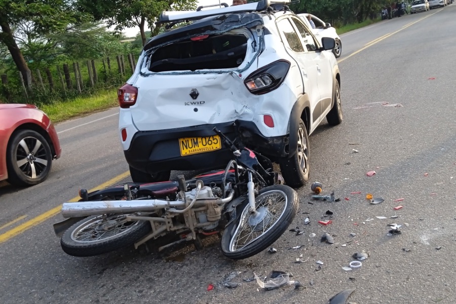 Accidente de tránsito en la vía Valledupar – La Paz deja a un motociclista gravemente herido