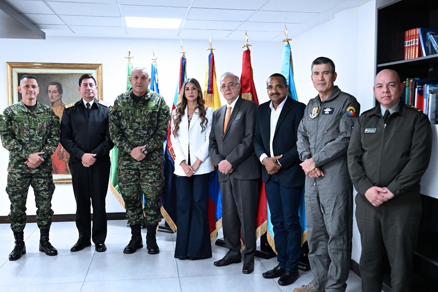 Gobernadora Elvia Milena Sanjuan logra creación de Distrito Especial de Policía para Río de Oro