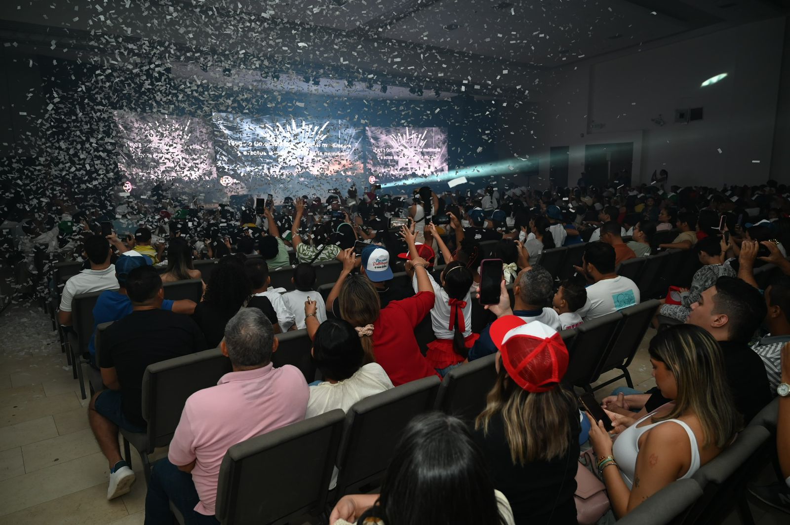 ” Familias por la Navidad” en el Parque de la Leyenda