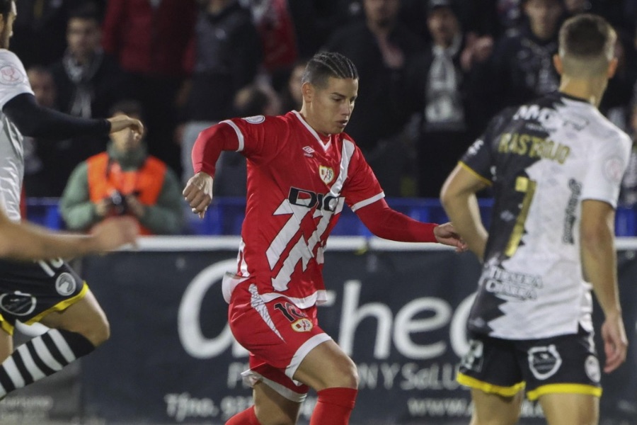 James brilla, y el Rayo Vallecano remonta ante Unionistas en la Copa del Rey