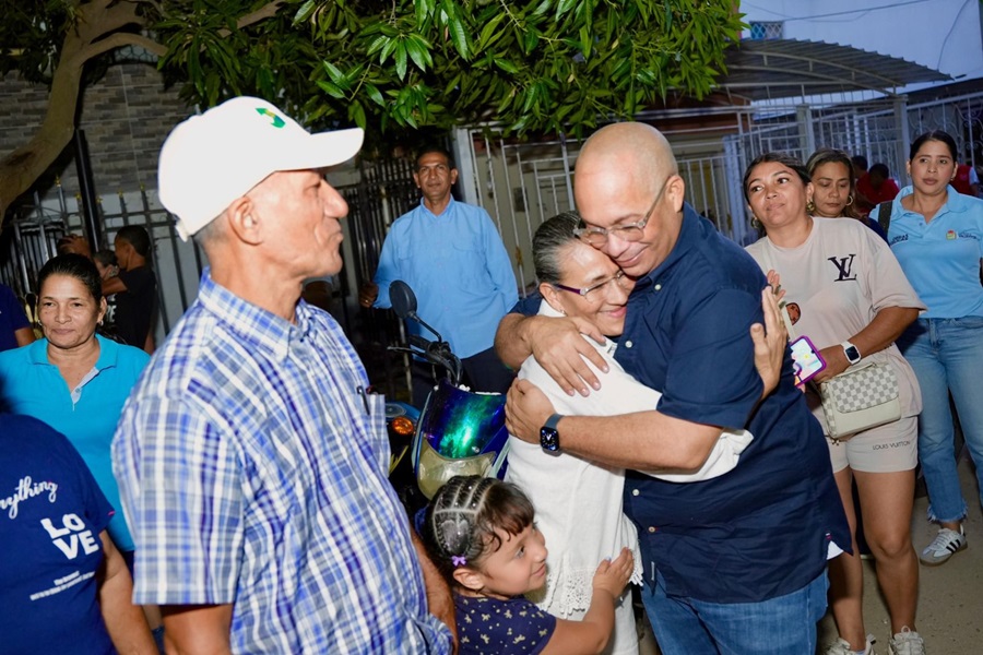 La Navidad llegó a Mareigua con pavimentación y progreso