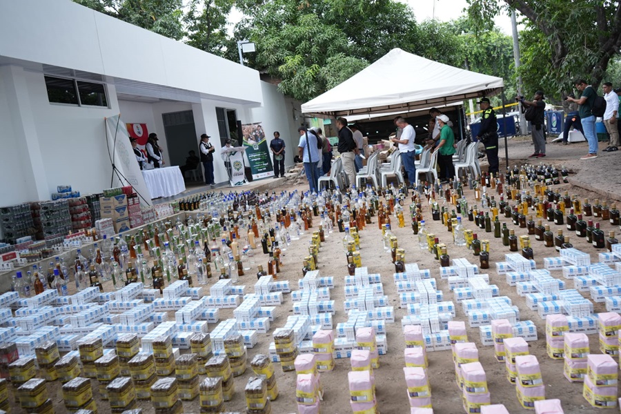 Gobierno del Cesar refuerza controles con destrucción de licor y cigarrillos ilegales