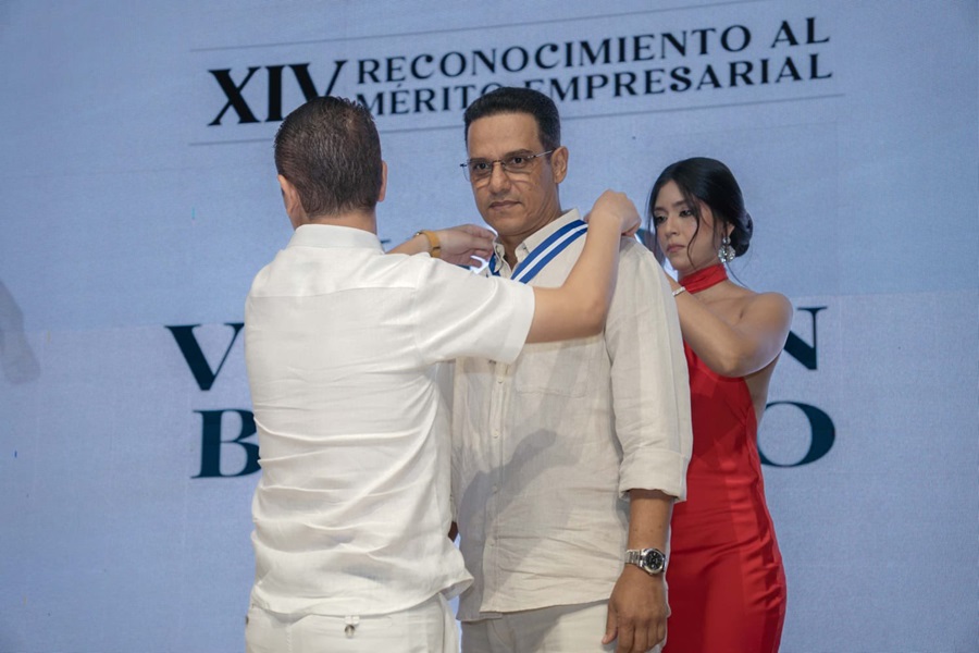 Reconocimiento al liderazgo empresarial impulsado por COMFACESAR