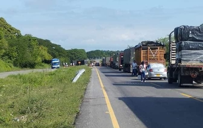 Se levanta bloqueo en la vía entre Bosconia y El Copey