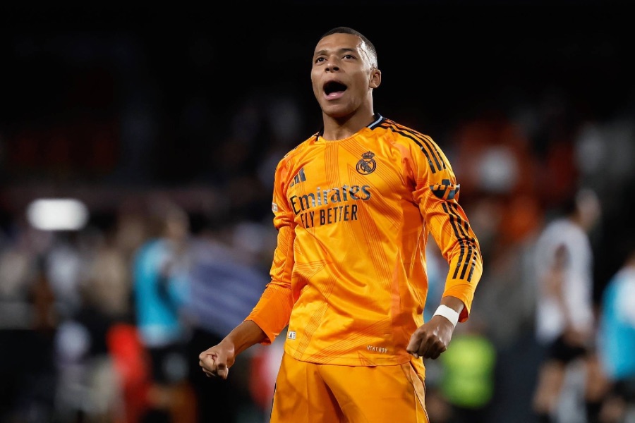 Hat-trick de Mbappé ante Valladolid y goleada del Real Madrid para ser más líderes que nunca