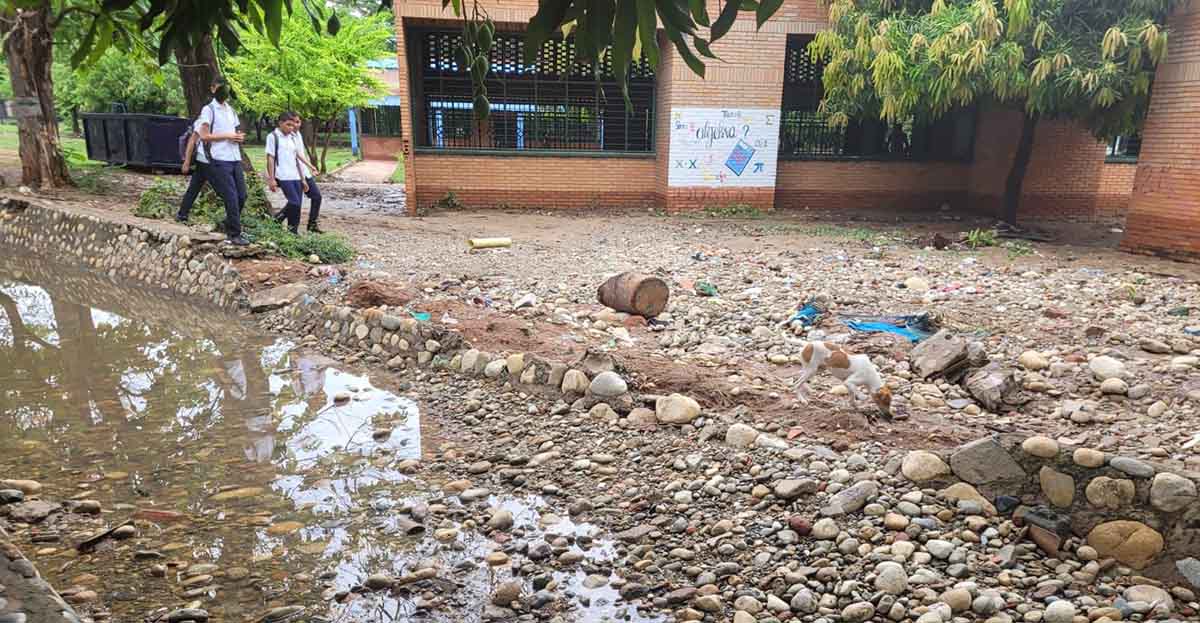 Secretaria de Educación estudia posibles medidas definitivas para solucionar inundaciones a colegio Consuelo Araujo de Valledupar