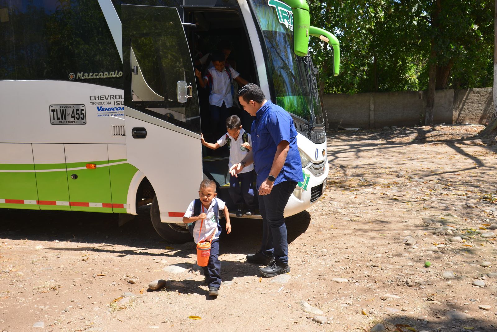 Aunque agradecen el servicio de transporte, en Los Corazones denuncian muy mal estado del bus que se encarga del mismo
