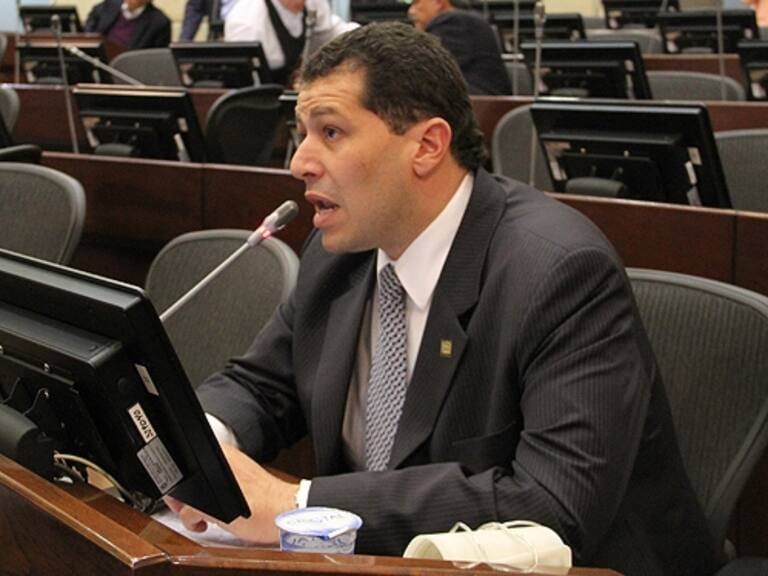 Para Senador José Alfredo Gnecco, en el Congreso debió discutirse la reforma que llevó a Petro a anunciar una consulta popular