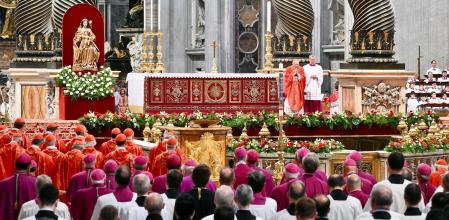 En medio del cónclave más diverso de la historia, la Iglesia Católica se prepara para un nuevo Papa