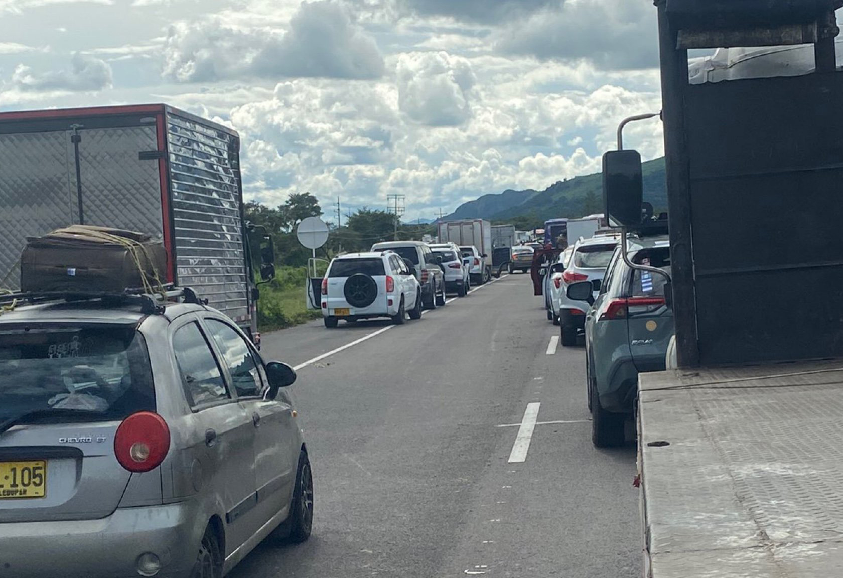 Bloqueo en vía Valledupar-Bosconia y estrictas medidas de seguridad para el Festival Silvestrista: autoridades aseguran control total