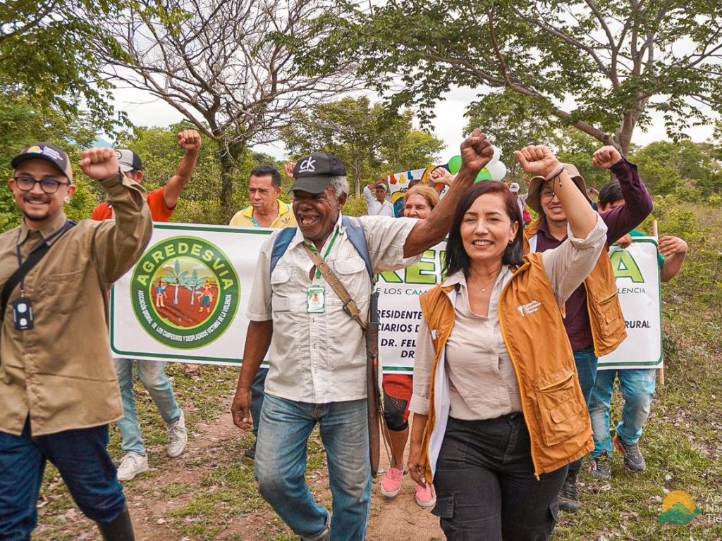 Gobierno entrega tierras y financia proyectos productivos a más de 200 familias en el Cesar