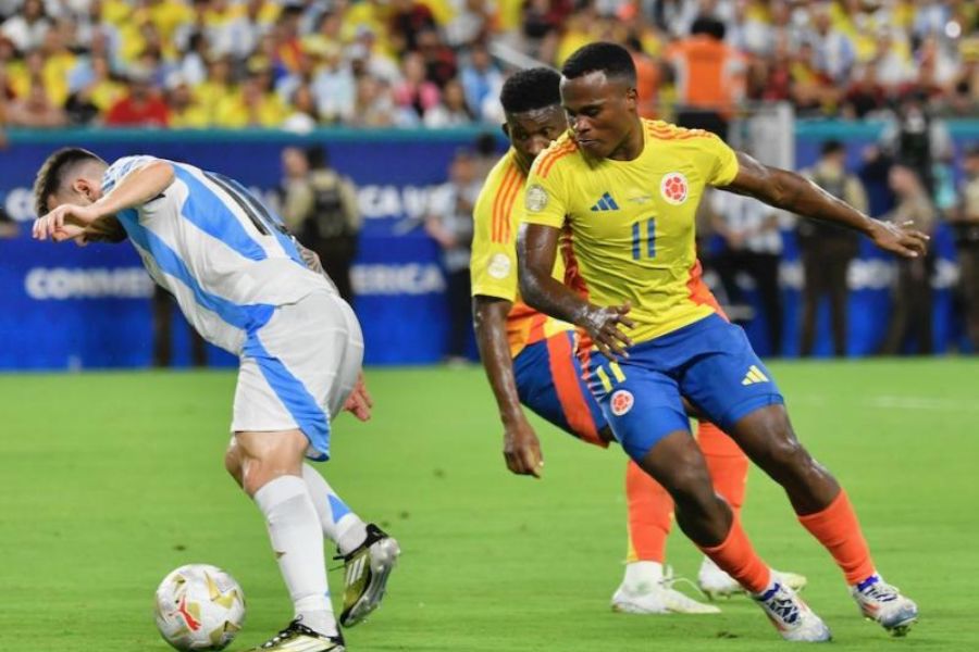 Colombia dejó escapar la victoria ante Argentina y sigue sin levantar cabeza en las Eliminatorias