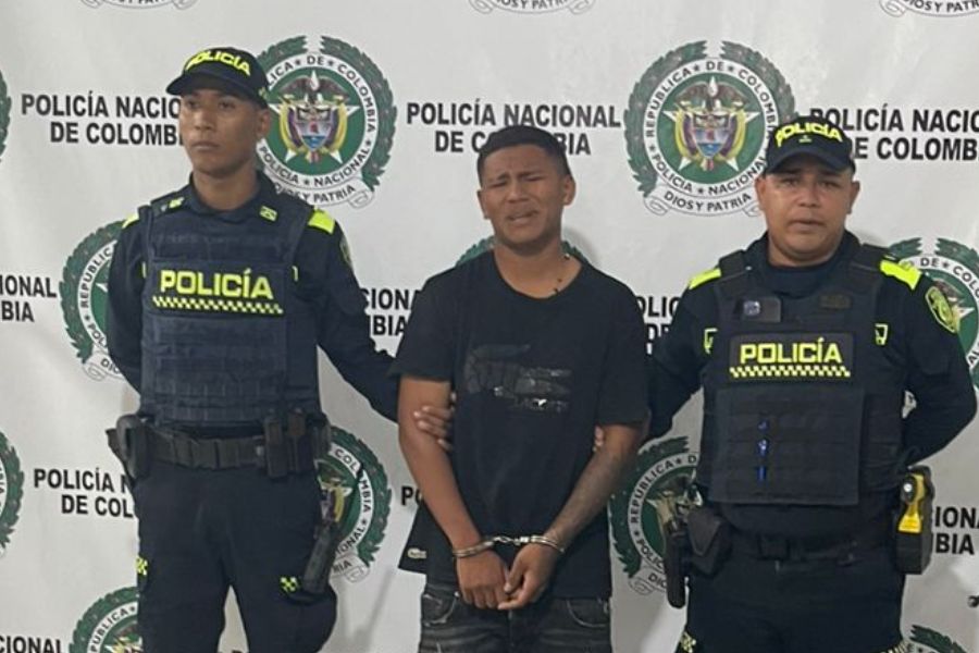 Joven capturado con un revólver en Valledupar rompió en llanto al ser fotografiado por la Policía