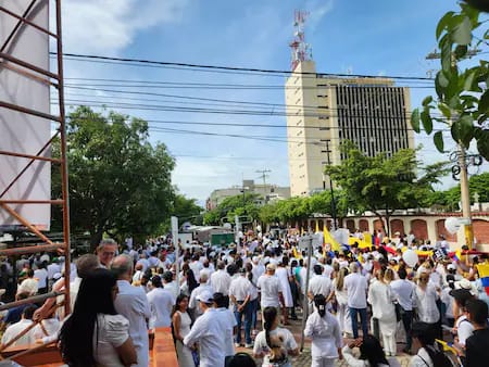“Ni uno más”: Valledupar se unió a la marcha nacional por la paz y contra la violencia tras atentado a Miguel Uribe