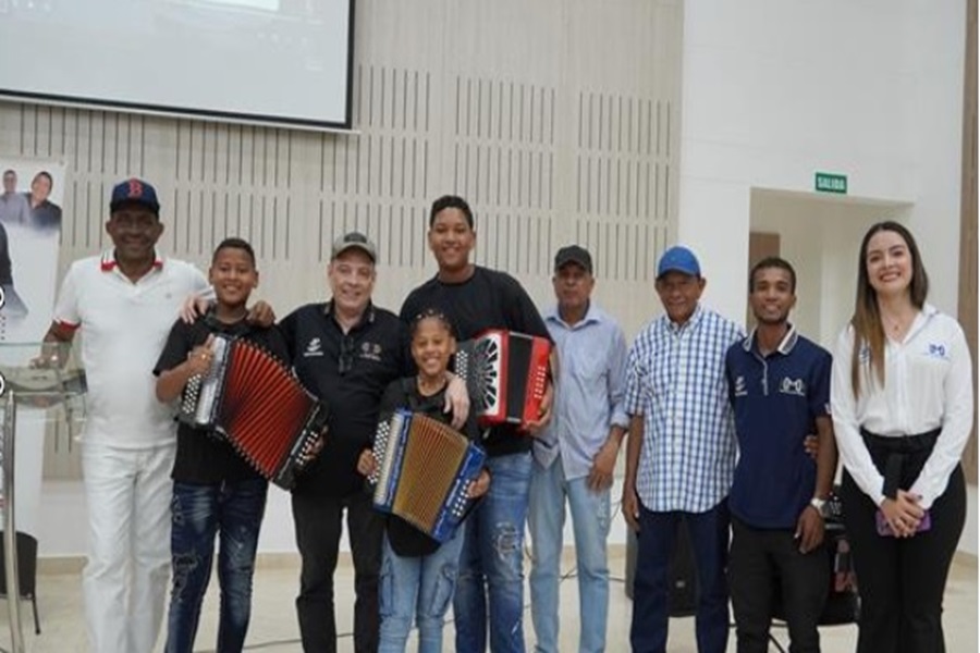 Jóvenes de La Loma transforman su vida a través del vallenato gracias a Drummond, Huellas del Maestro y Comfacesar