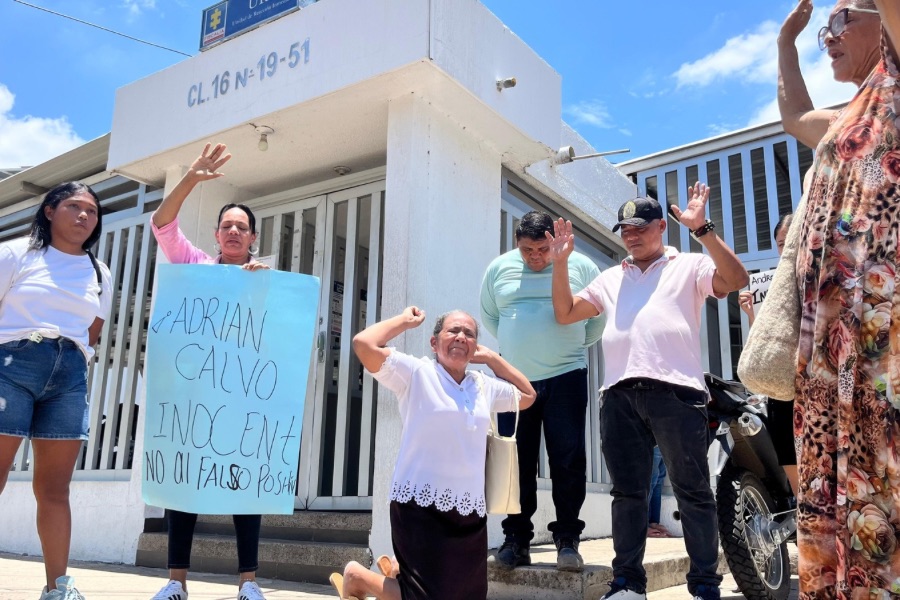 “Ellos no fueron”: clamor de familiares de jóvenes señalados por muerte de policía en Valledupar