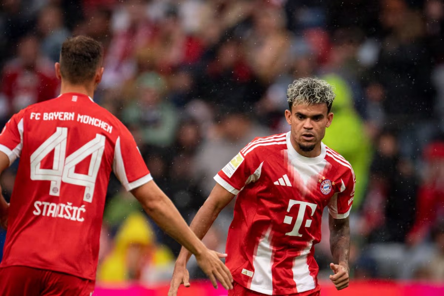 Luis Díaz debutó con Bayern Múnich en triunfo ante Lyon