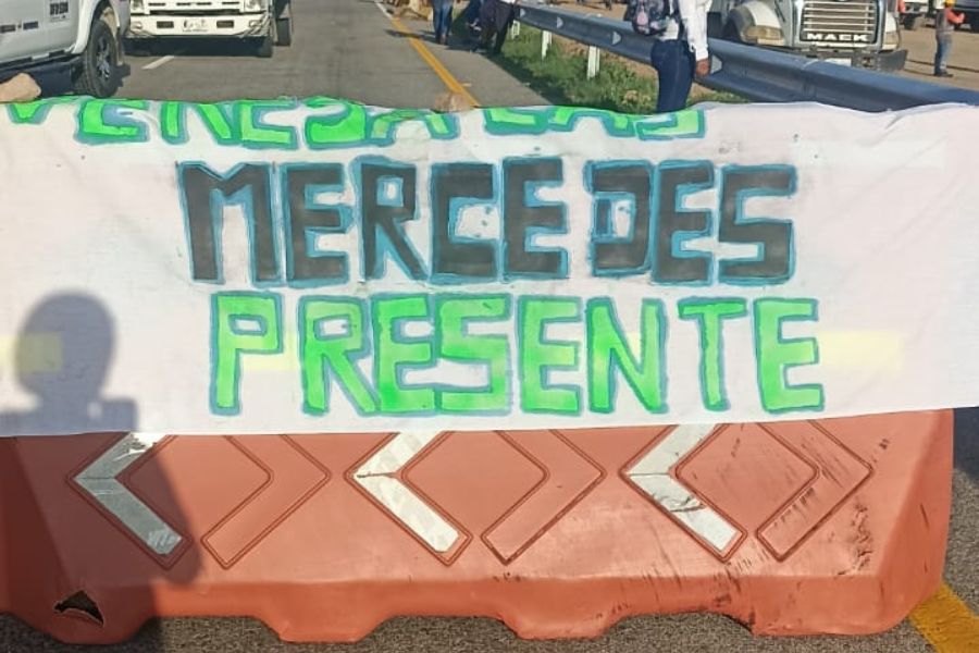 Durante horas bloquearon la vía Valledupar-Bosconia: habitantes de Caracolí exigieron agua y cumplimiento de acuerdos