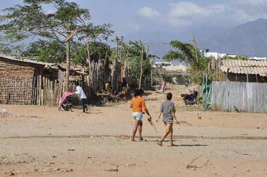 “Las casas se están partiendo”: habitantes de Nuevo Milenio en Valledupar denuncian afectaciones por obras inconclusas