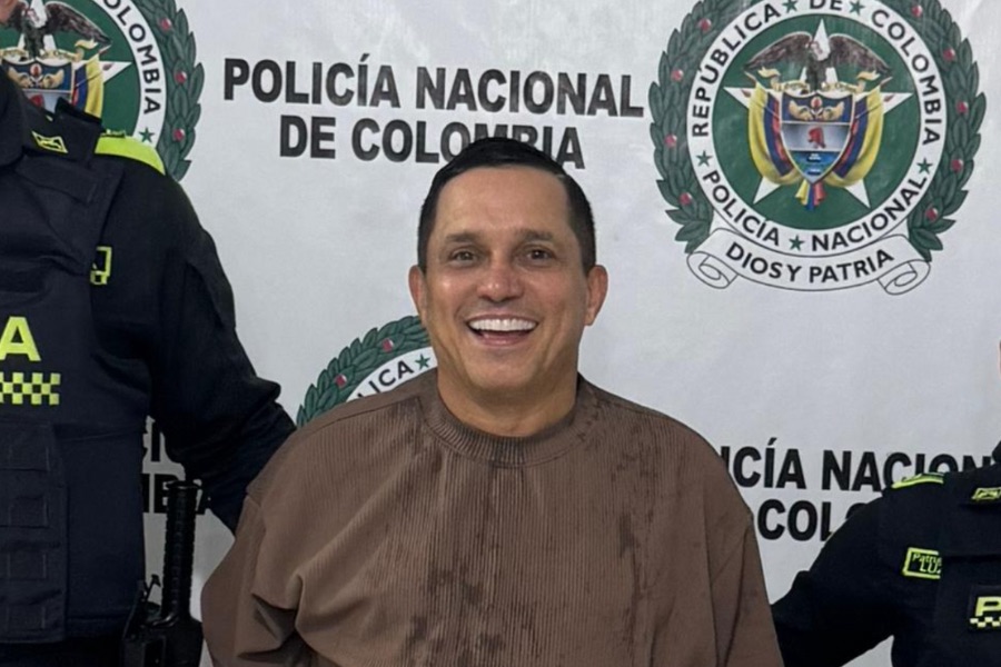 ¡Sonríe!: hombre señalado de intentar asesinar a su pareja posó sonriendo en plena captura 