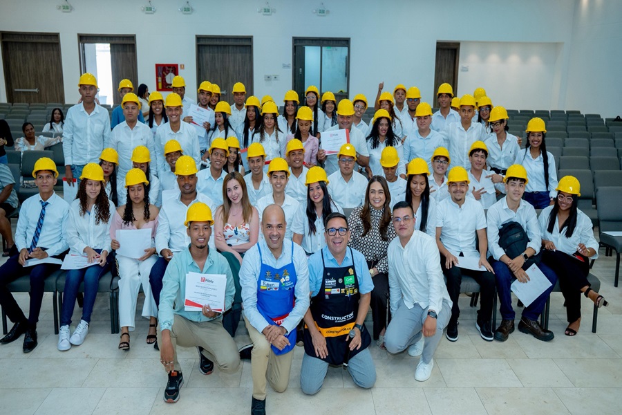 Jóvenes vallenatos se gradúan en obras civiles con apoyo de la Alcaldía