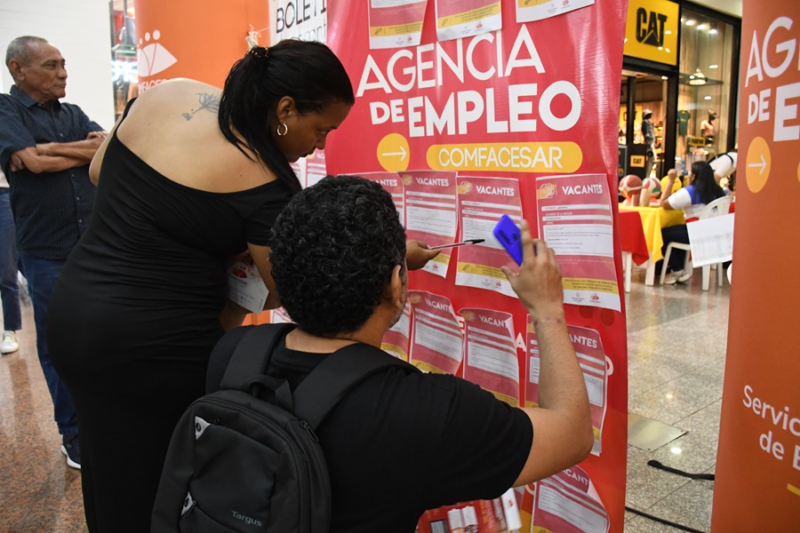 Más de 130 personas participaron en la Cuarta Feria de Inclusión Laboral de Comfacesar