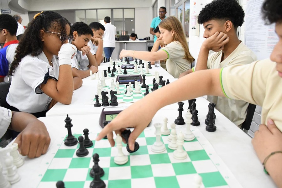 Más de 120 jóvenes demostraron su talento en el VIII Torneo Intercolegiado de Ajedrez organizado por el Colegio Comfacesar